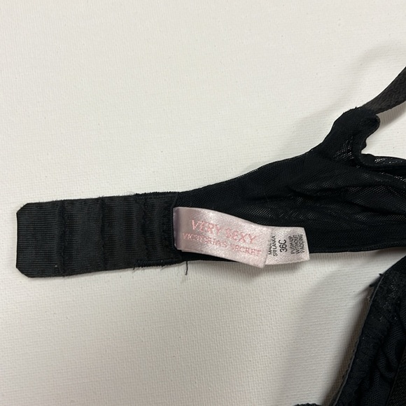Victoria’s Secret very sexy bra - Picture 8 of 12